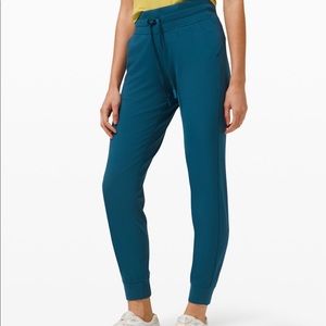 Lululemon Scuba Jogger